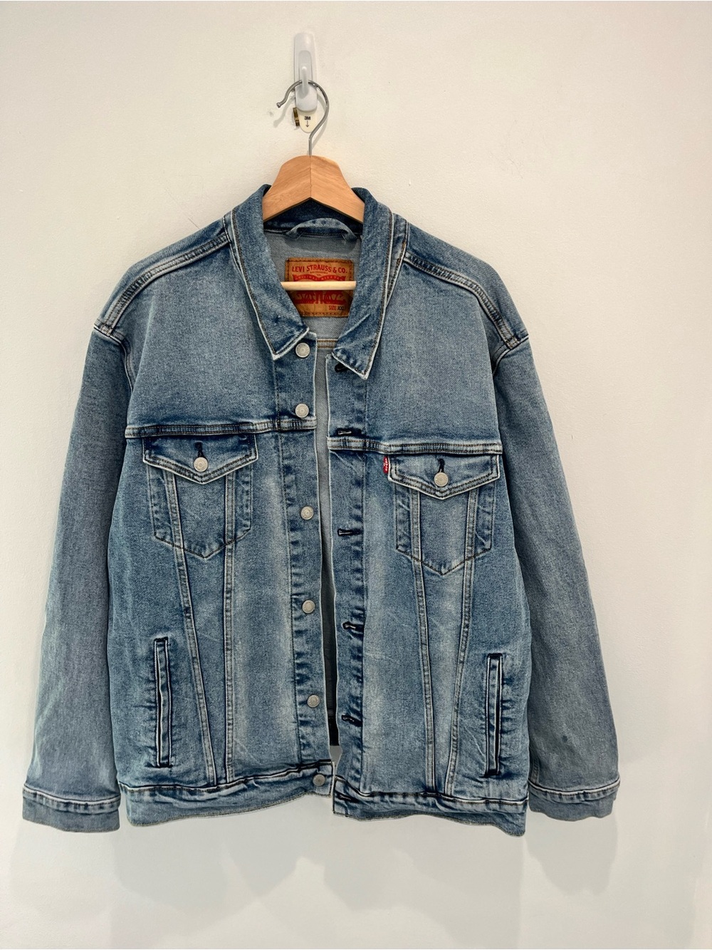 Levi's Men's Light Blue Denim Jacket - Classic Trucker Style